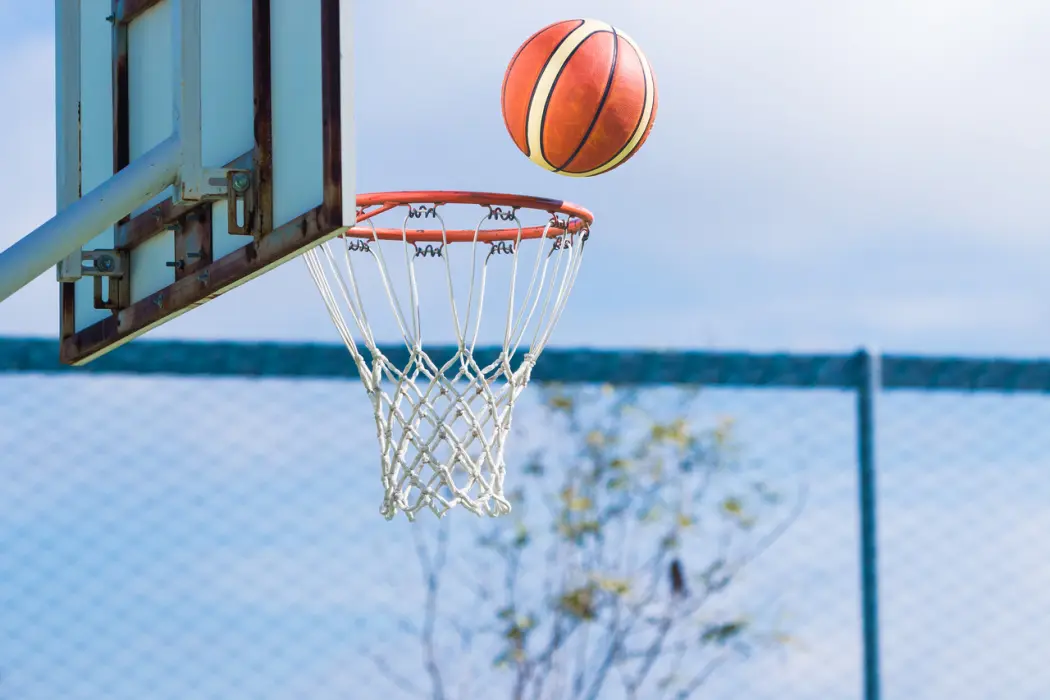 Jak przygotować boisko do koszykówki w domowych warunkach?