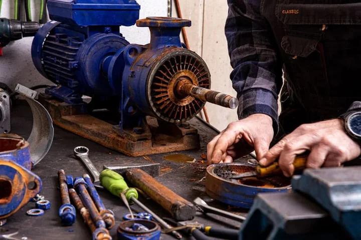 Kiedy należy serwisować silnik elektryczny?