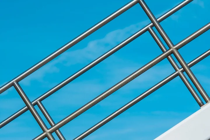 Jak dobrać balustradę do balkonu, tarasu lub schodów zewnętrznych?