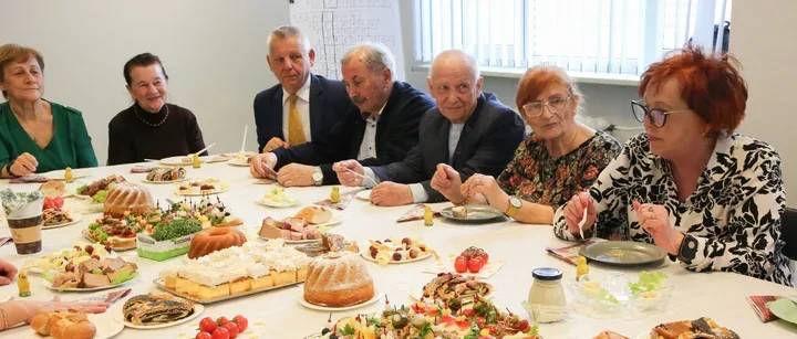 Wielkanocne spotkanie w CUS połączyło seniorów i władze miasta