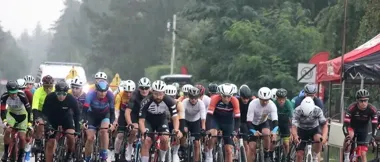 Dwa wyścigi nad zalewem i finał sezonu. Sportowa niedziela w Żyrardowie