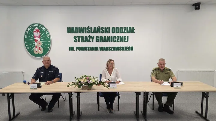 W Puszczy Mariańskiej powstaje klasa mundurowa. Policja z Żyrardowa podpisała porozumienie
