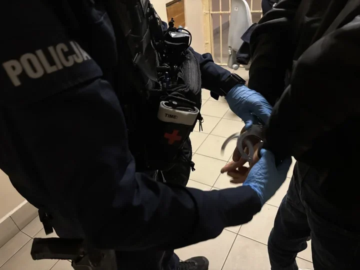 Jechał pod prąd na A2 po zderzeniu pięciu aut. Miał sądowy zakaz