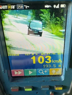 Ojciec wiózł syna na egzamin. Po drodze stracił prawo jazdy