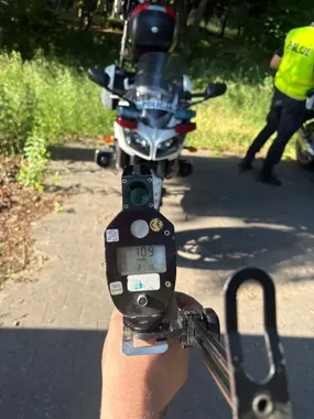 Trzech kierowców w godzinę straciło prawa jazdy za ponad 100 km/h