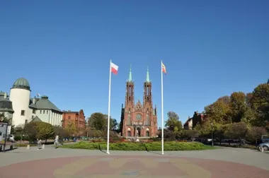 Seniorzy 70+ w Żyrardowie mogą podróżować komunikacją miejską bez opłat